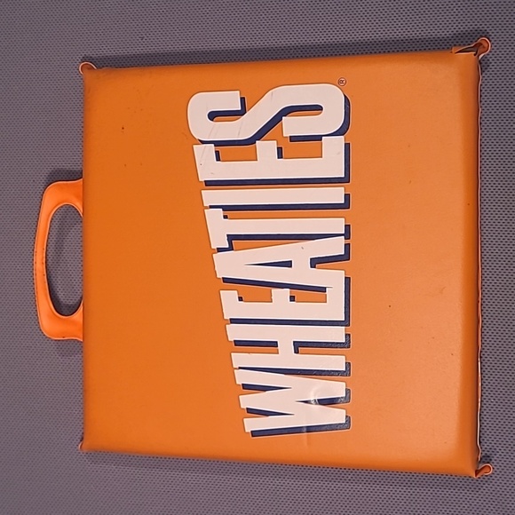 Vintage Cedar Rapids Kernels Minor League Baseball Stadium Seat Cushions - Picture 6 of 8